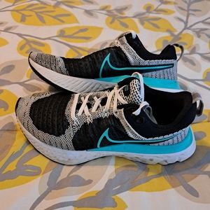 Womens Nike Infinity React